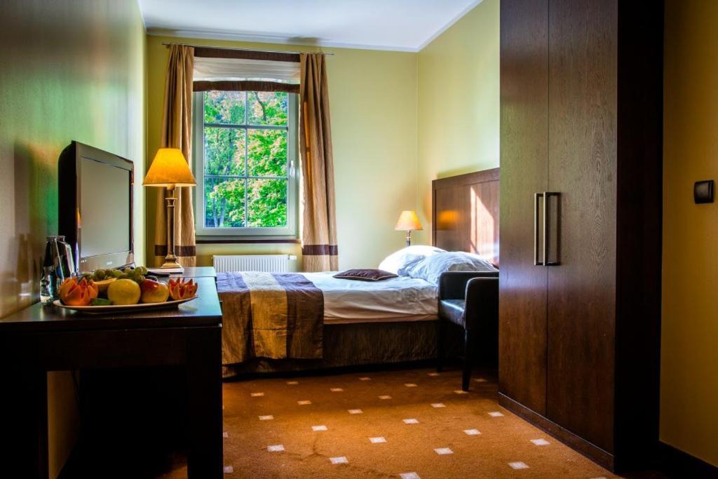 Hotel Nowy Dwor Elizy Blisko Sky Bridge Длуґополе-Здруй Екстер'єр фото