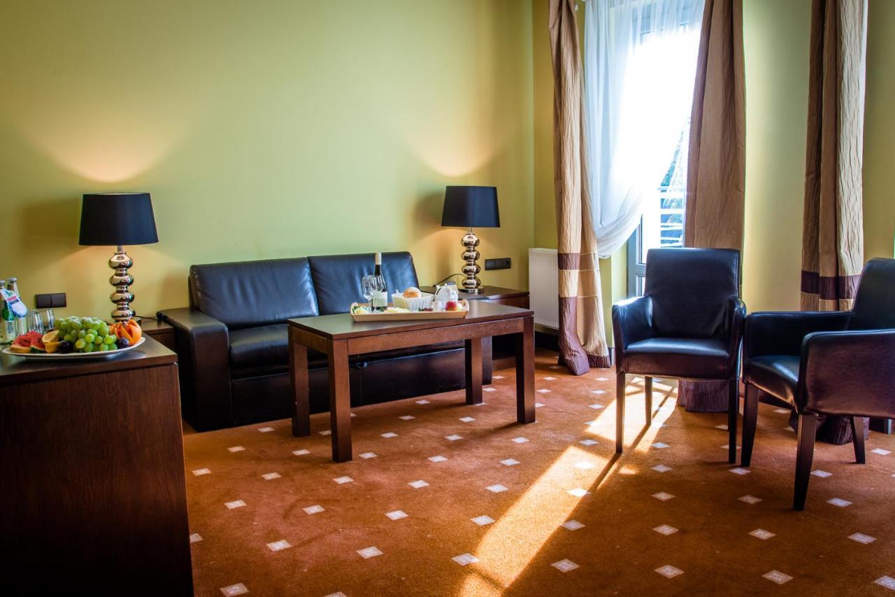 Hotel Nowy Dwor Elizy Blisko Sky Bridge Длуґополе-Здруй Екстер'єр фото